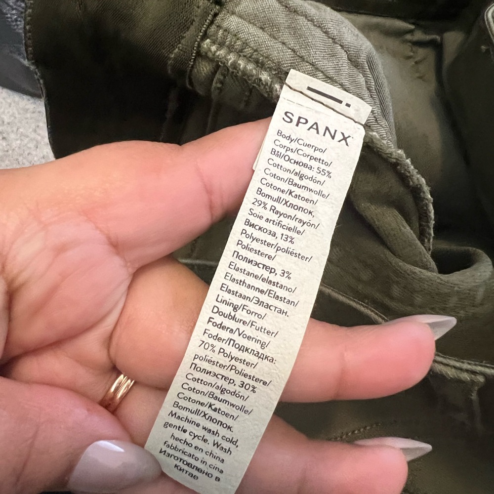 SPANX Army Green Stretch Twill 6" Short - Picture 7 of 8